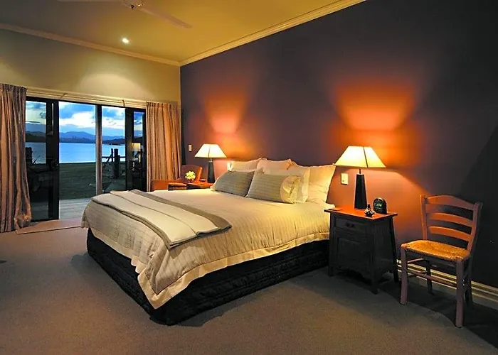 Pawhaoa Bay Lodge