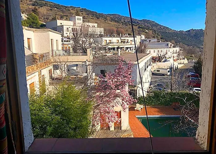 Hostal Rural Poqueira
