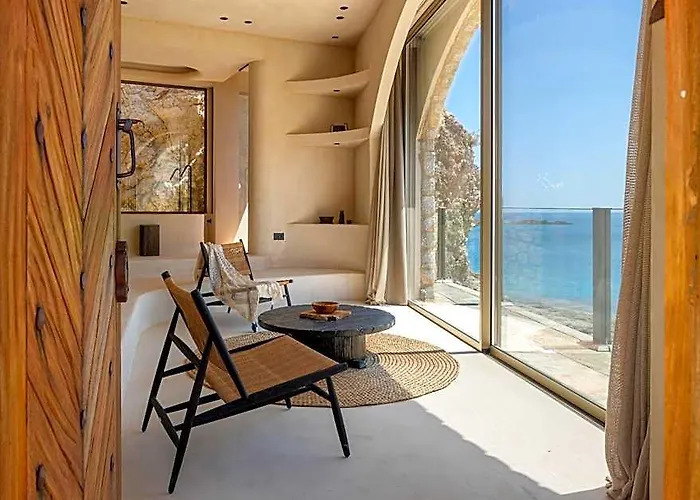 Stone Luxury Suites - Adults Only