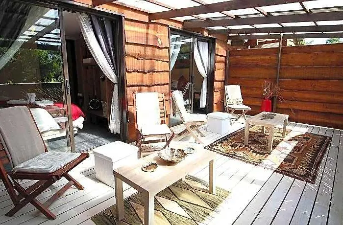 Tube N Axe Lodge And Backpackers