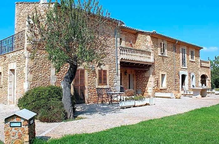 Es Quatre Cantons Hotel