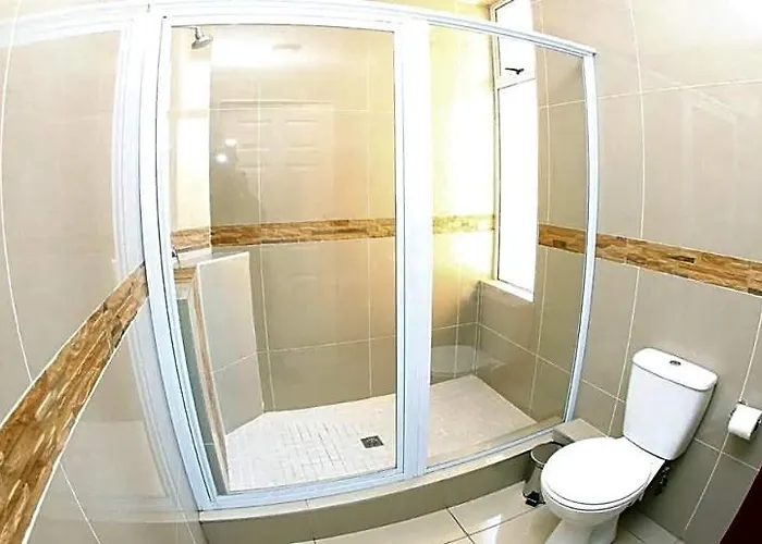 Bayside Hotel & Self Catering 110 West Street