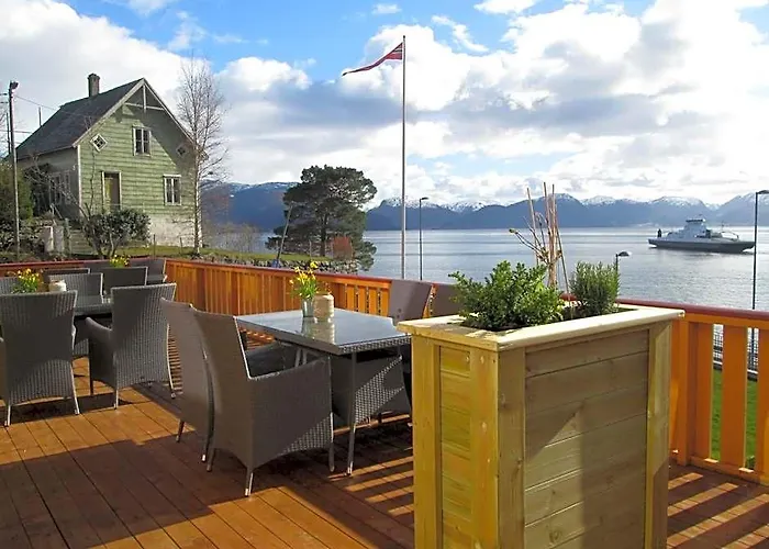 Lavik Fjord Hotel & Apartments