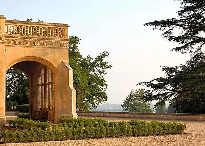 Dumbleton Hall