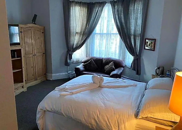 Oyo 4 Sisters Inn