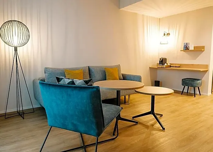Loom Hotel & Skybar