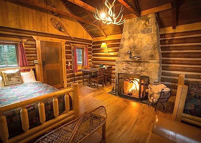 Storm Mountain Lodge & Cabins