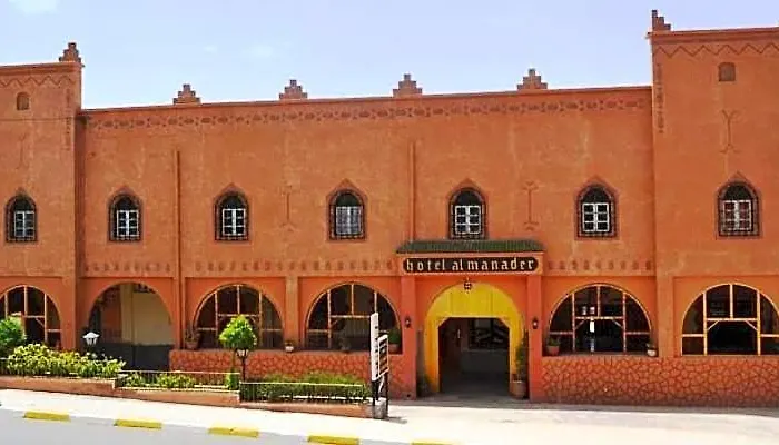 Hotel Almanader