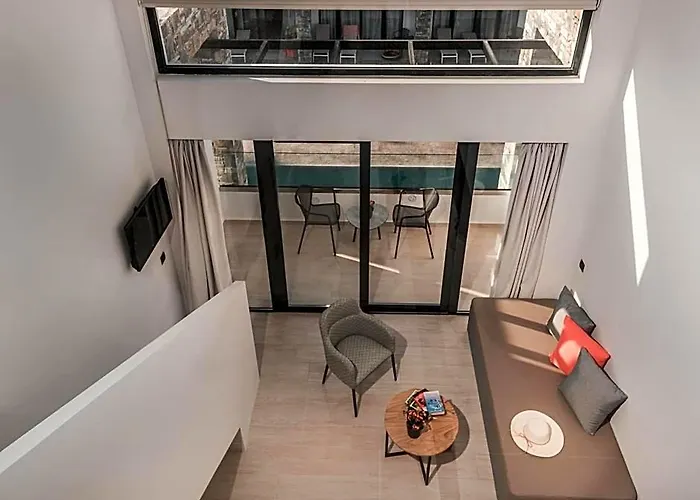 Cavo Di Suites