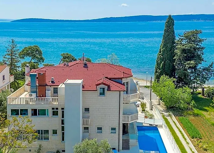 Hotel Riva Kastela With Swimming Pool