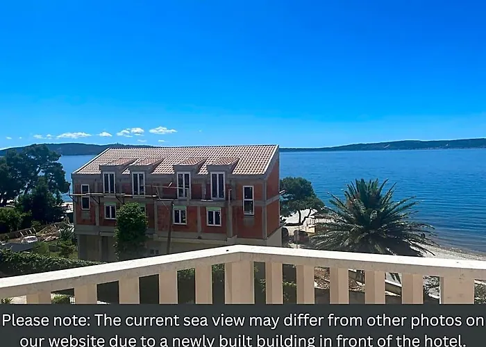 Hotel Riva Kastela With Swimming Pool