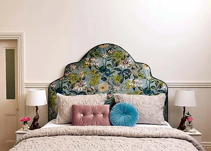 Summerlands - Country Luxe