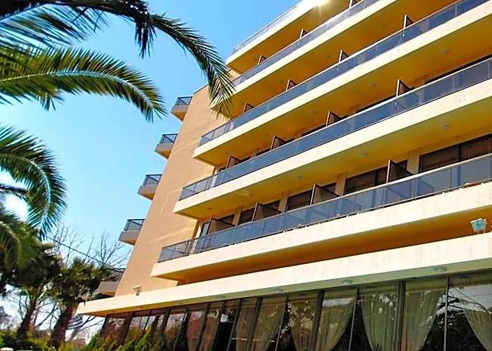 Golden Sun Hotel