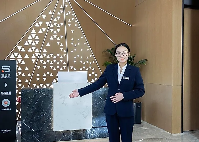 Grand Rezen Hotel Golmud