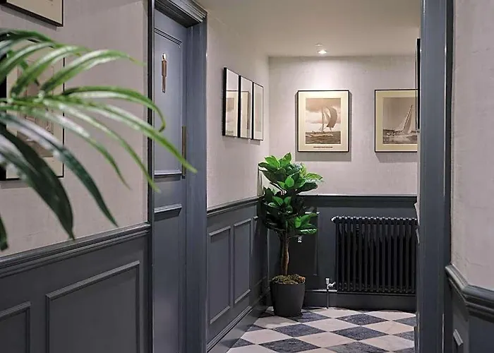 Stanwell House