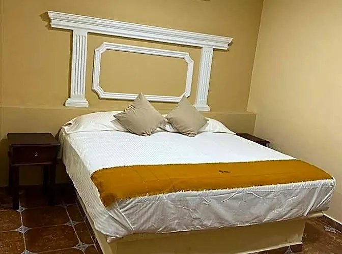 Hotel Victorina De Hijar