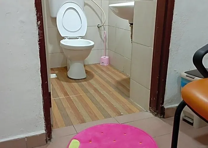 Evonne Budget Hotel