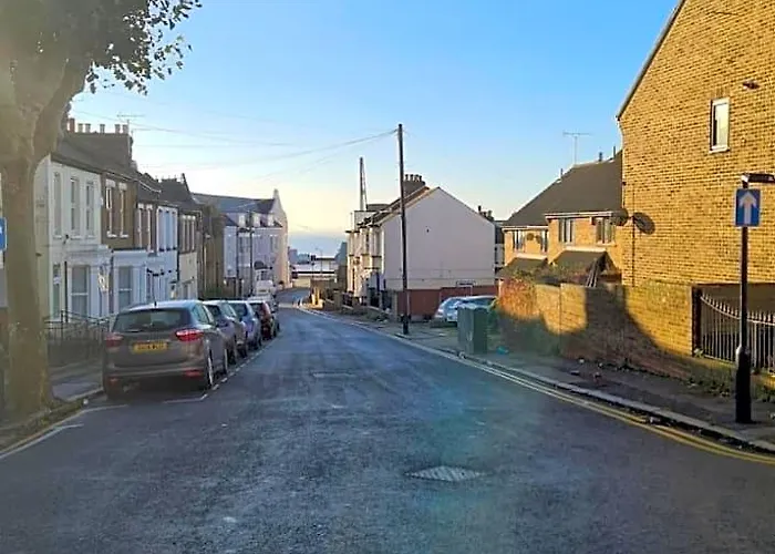 City Beach Airbnb Southend On Sea,