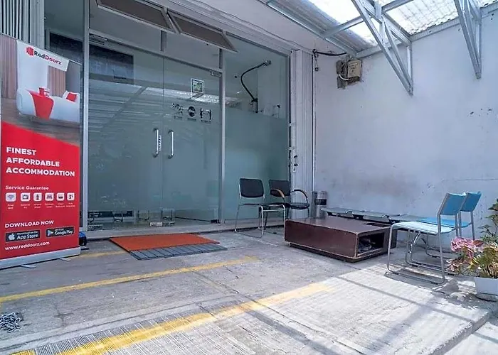 RedDoorz Plus @ Batutulis Bogor