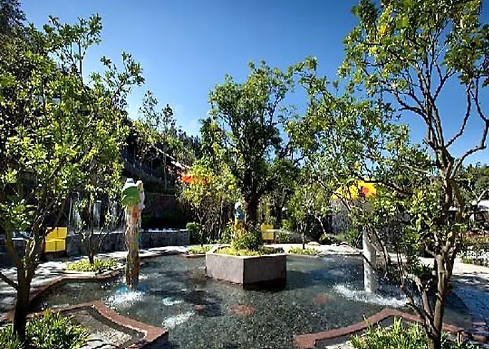 Banyan Tree Tengchong