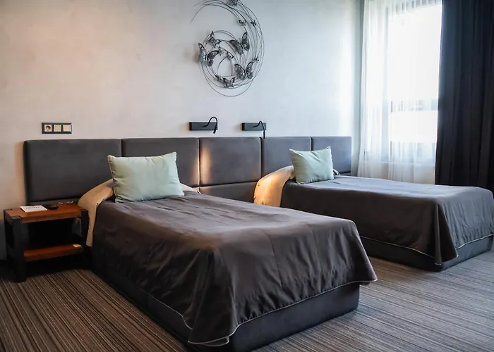 Mojo Hall Hotel