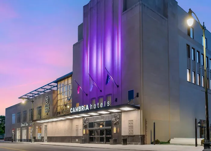 Cambria Hotel Detroit Downtown