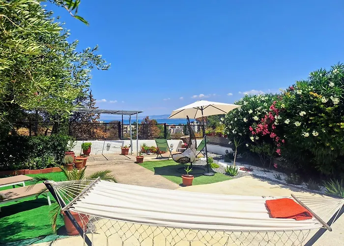 Little Villa - Walk To The Beach