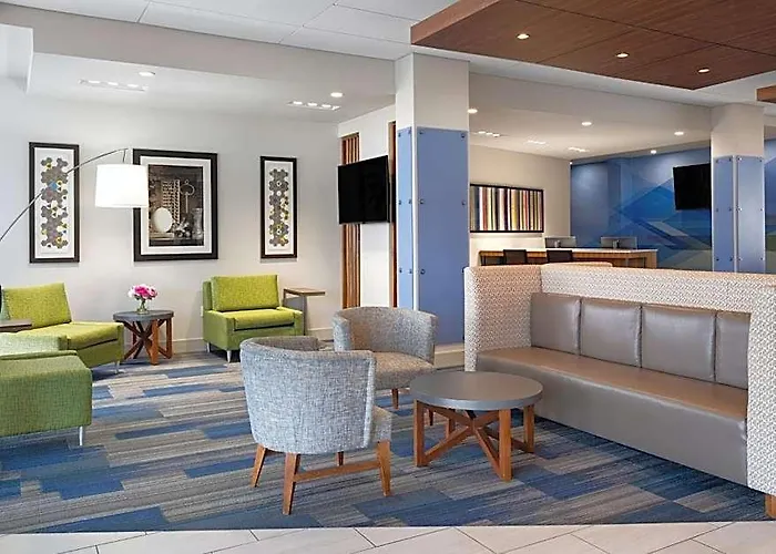 Holiday Inn Express & Suites Madison West - Middleton