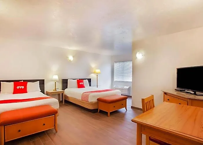 Oyo Waterfront Hotel- Cape Coral Fort Myers, Fl