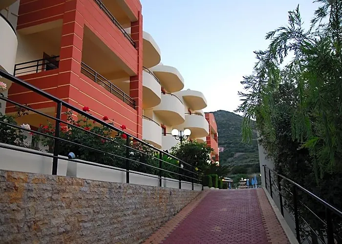 Elpis Studios & Apartments