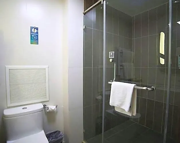 Ibis Weihai Oriental New Ground Hotel