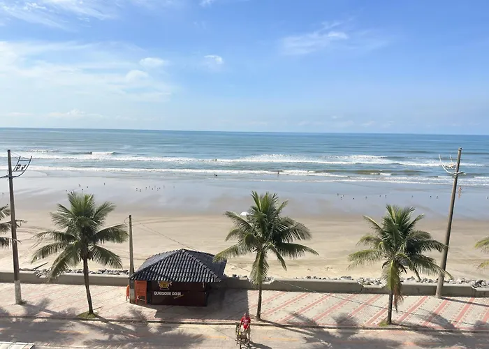 Apto Frente Praia Familiar