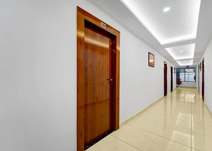 Super Townhouse Adoor Bus Terminal Pathanamthitta Formerly Apsara Tourist Homes