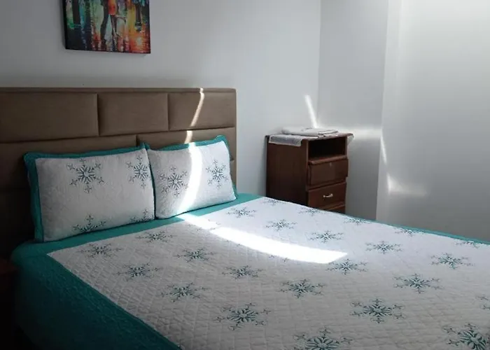 Shalom Hostal