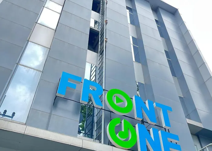 Front One Hotel Gresik