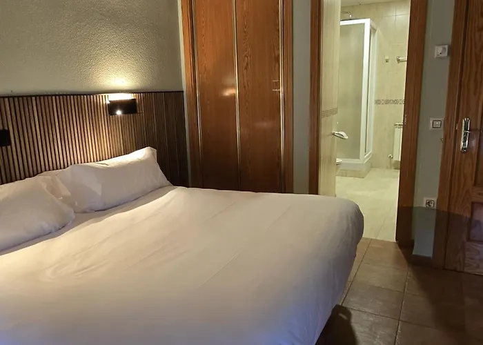 Hostal La Cigueena Check-In Autonomo