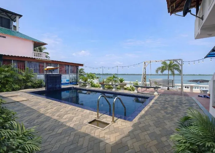 Dinuda Kitesurf & Water Sports Lagoon Resort