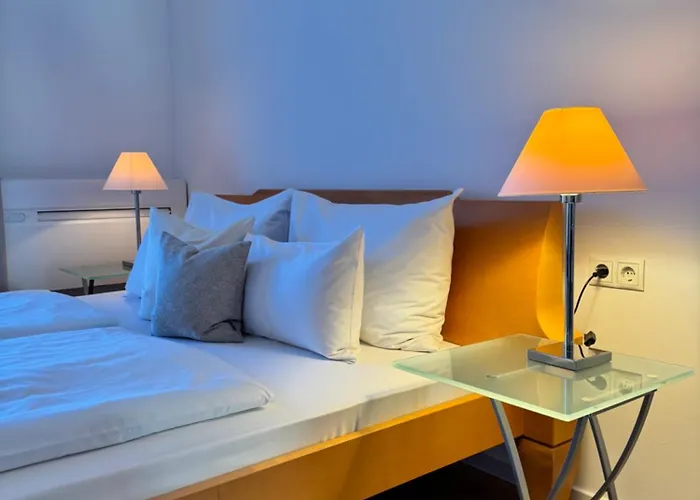 Plaza Rooms & Studios