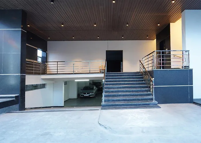 Fabhotel A Square - 400M From Bhimavaram Junction