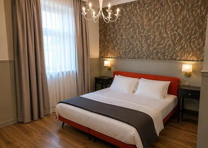 Orange Parkway Hotel