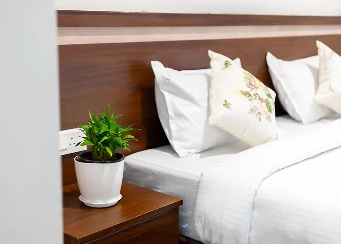 Lumina Stays-Modern Luxury Rooms, Near Nad