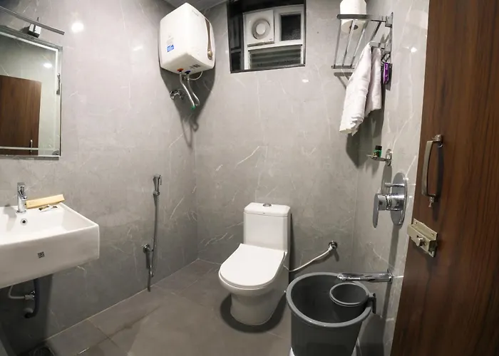 Lumina Stays-Modern Luxury Rooms, Near Nad