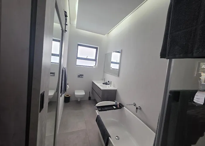 Terra Nova Suites And Spa Bnb