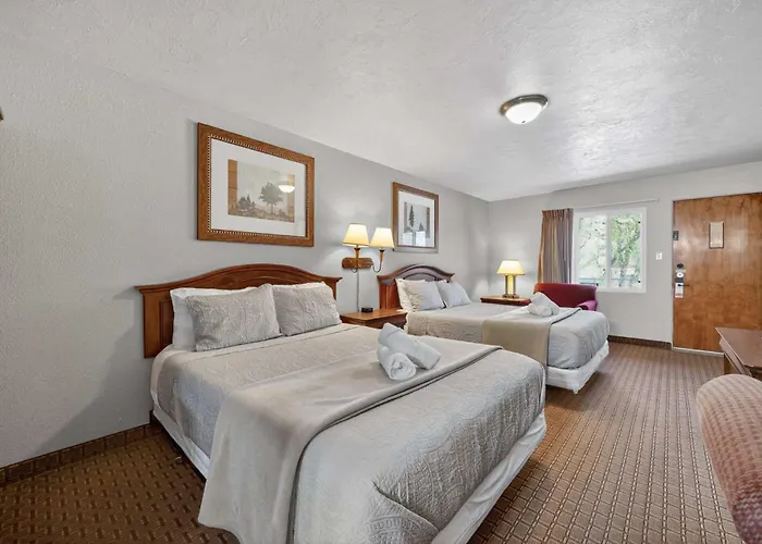 Eagle Motel Suite 118