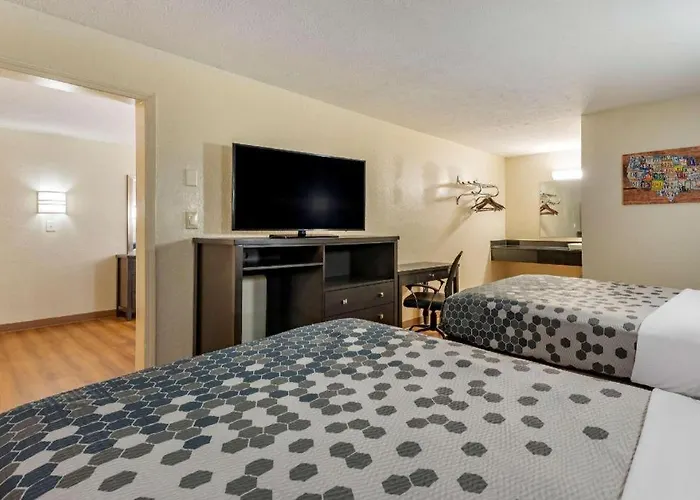 Quality Inn & Suites Columbus West