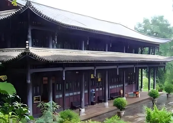 Tengchong Feng Guang Hotel
