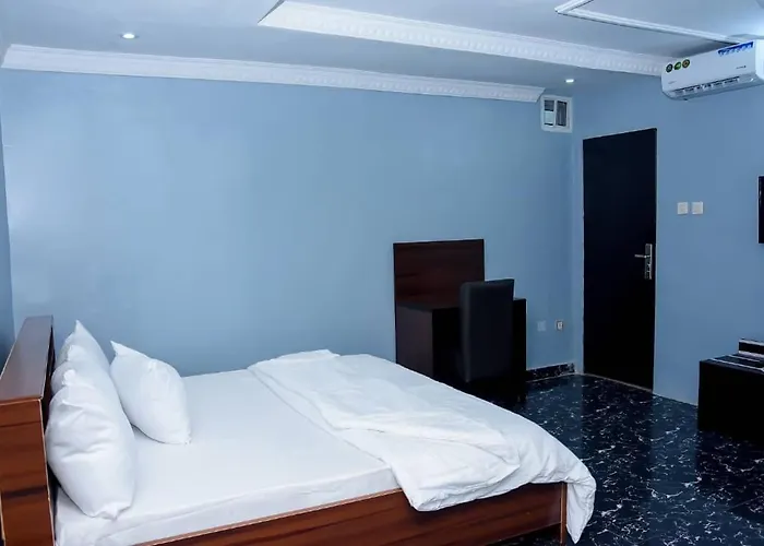Luxury Deluxe With Private Bath, Free Parking And Wifi