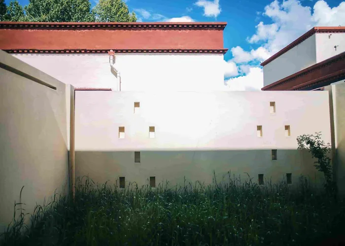 Shigatse Summer Palace Healing Hotel