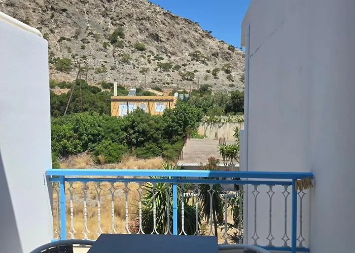 Gabi Rooms In Sougia