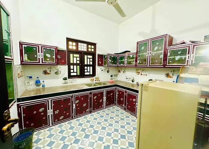 Cleopatra Villa